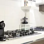 Elly's Parcheggio Privato דירה