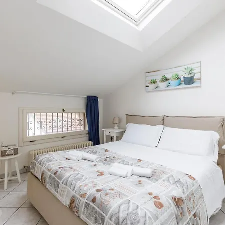 Elly's Parcheggio Privato Apartment