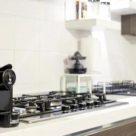 Elly's Parcheggio Privato Apartment