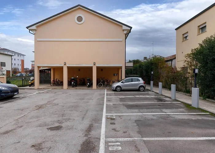 Elly's Parcheggio Privato Lejlighed Ravenna