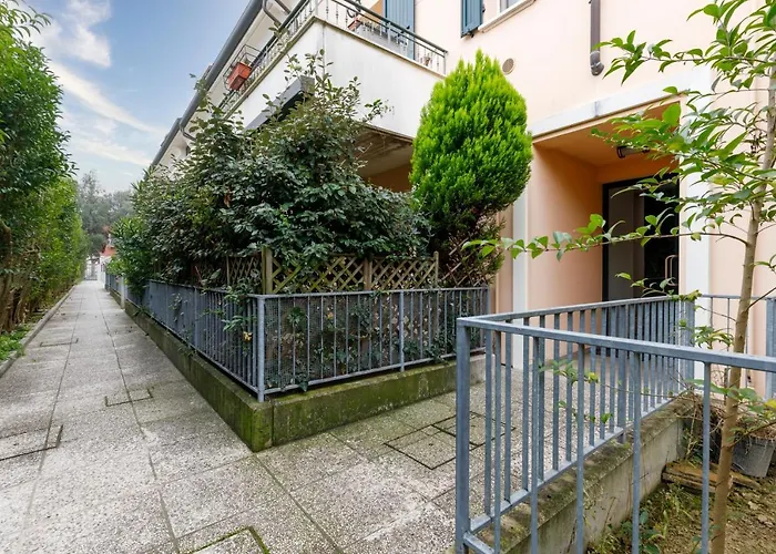 Lejlighed Elly's Parcheggio Privato