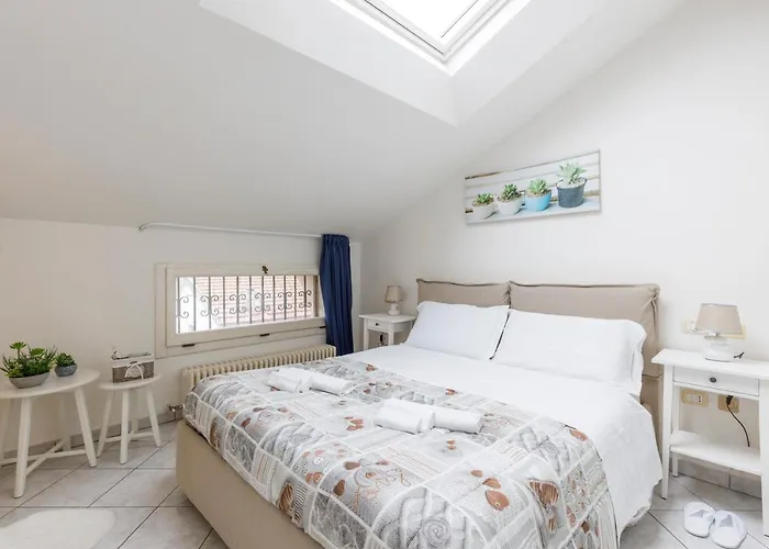 Elly's Parcheggio Privato Apartament