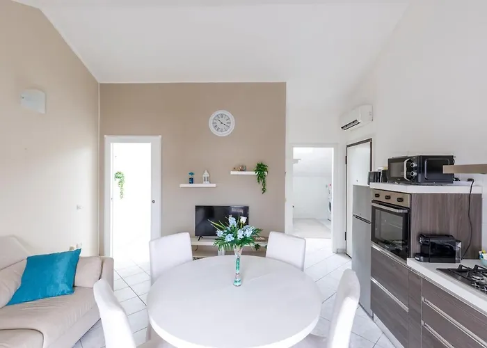 Elly's Parcheggio Privato Apartament