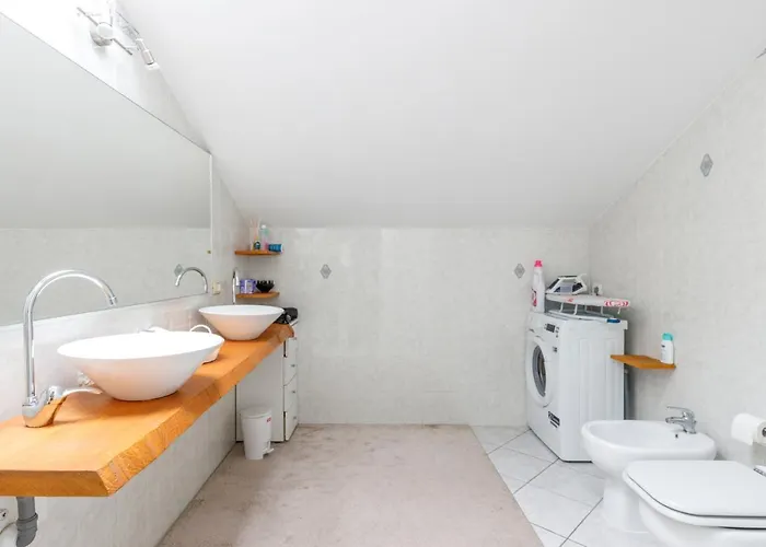 Elly's Parcheggio Privato